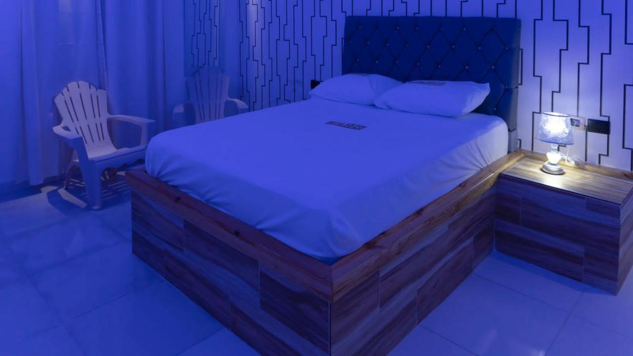 Hotel1325 Бани Экстерьер фото